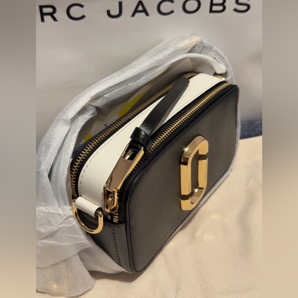 Marc Jacobs The Snapshot...$325 in store/online - Picture 17 of 17